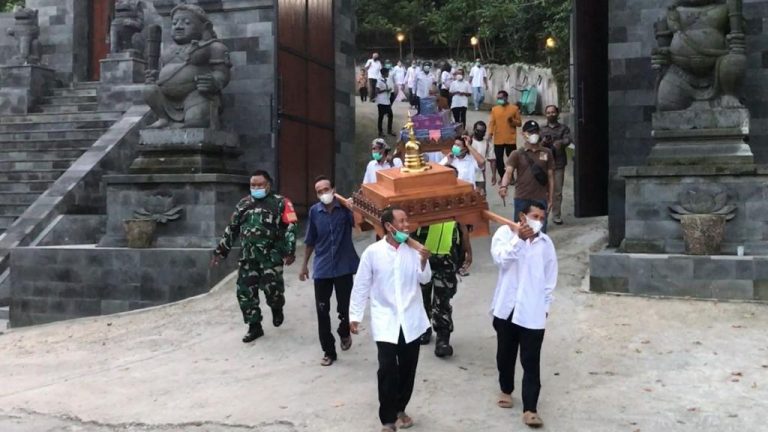 Sambut Trisuci Waisak 2022, Ratusan Umat Buddha di Rembang Kirab Keliling Kampung