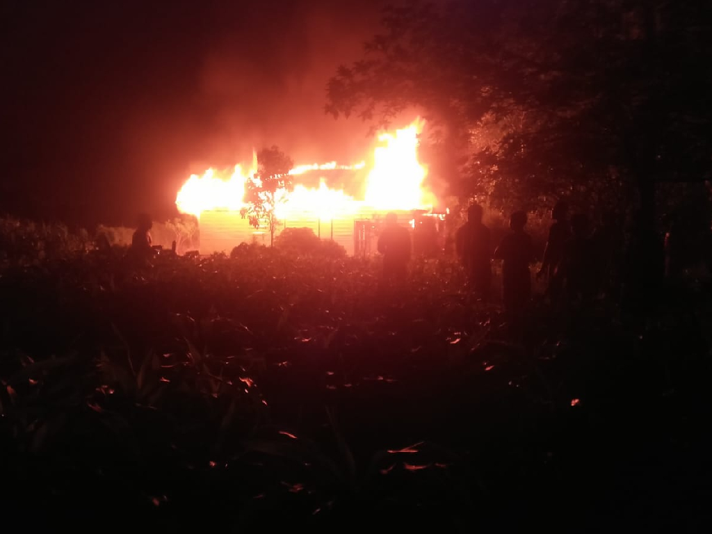 Ditinggal Pemiliknya, Kobaran Api Hanguskan Dua Rumah Warga Taput