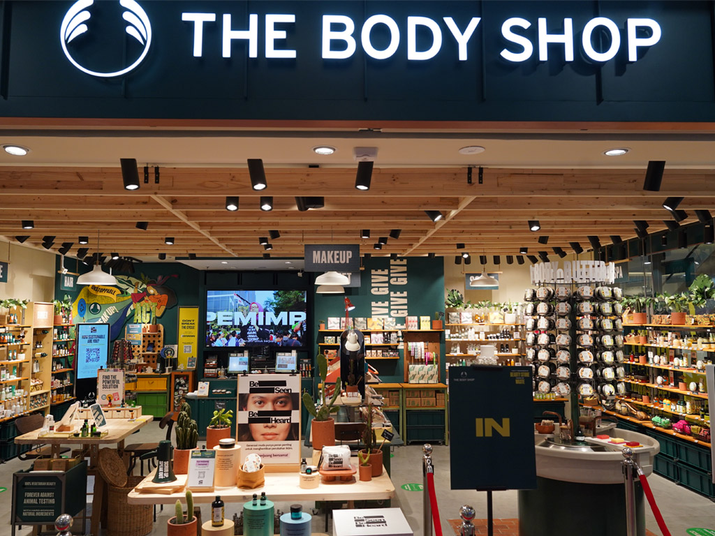 Jaga Kelestarian Lingkungan, The Body Shop Indonesia Bangun Toko Kosmetik dari Sampah
