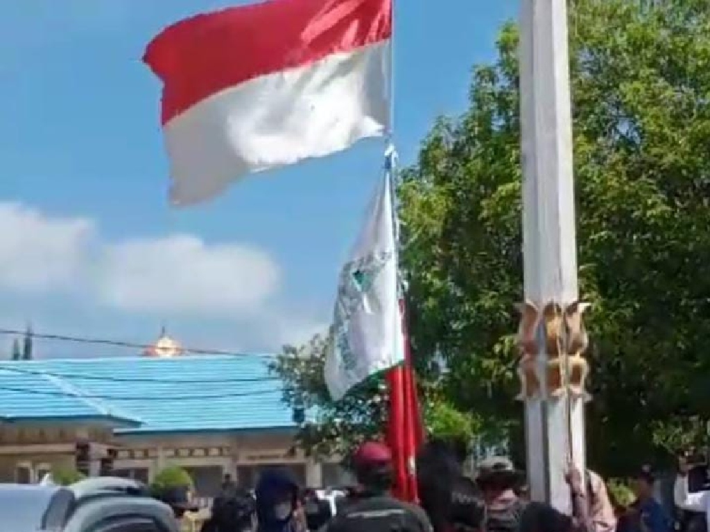 Diduga Hina Bendera Merah Putih, Polisi Periksa Sembilan Mahasiswa di Majene