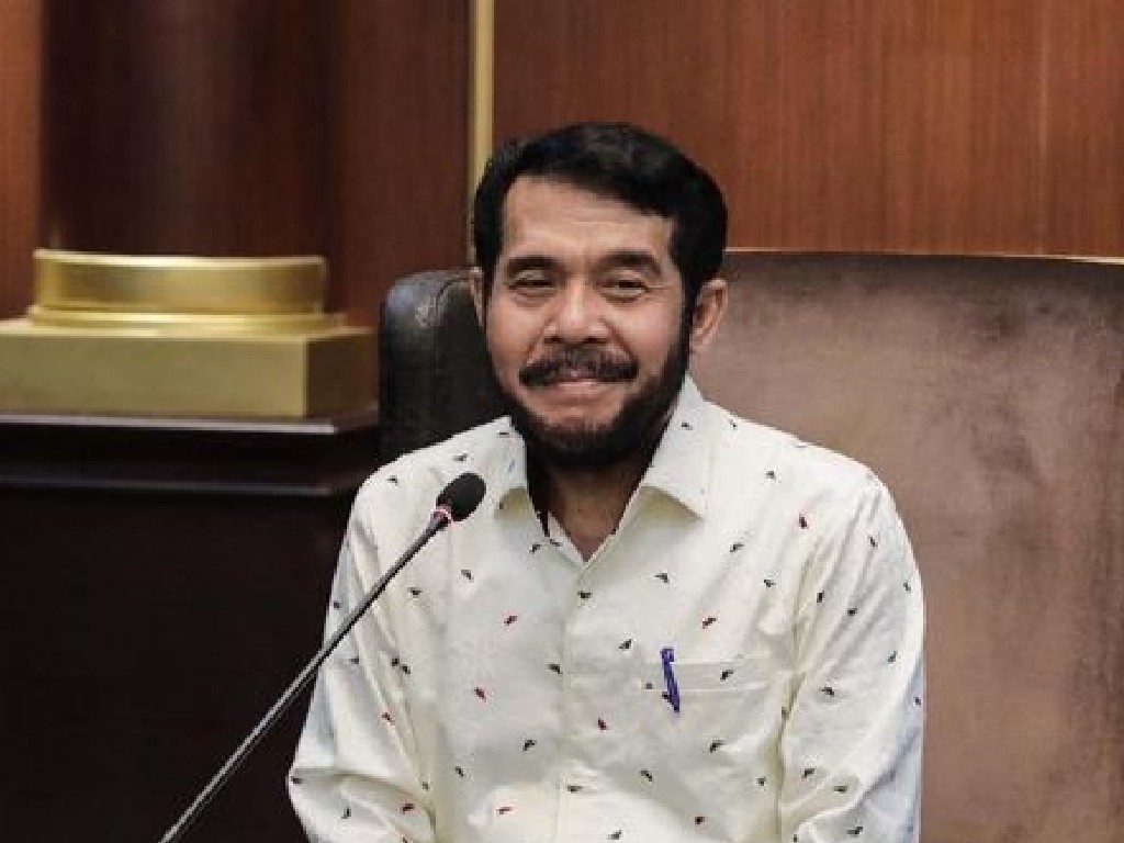 Profil Anwar Usman yang Kini Adik Ipar Jokowi, Dulu Pemain Teater