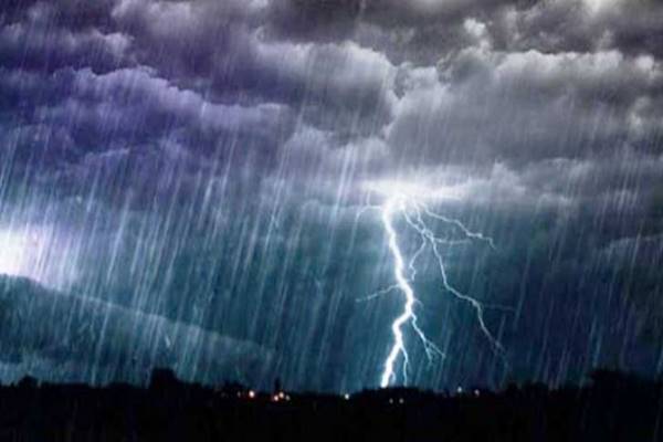 BMKG: Waspada Potensi Hujan Lebat Disertai Petir dan Angin Kencang di Sulbar Besok