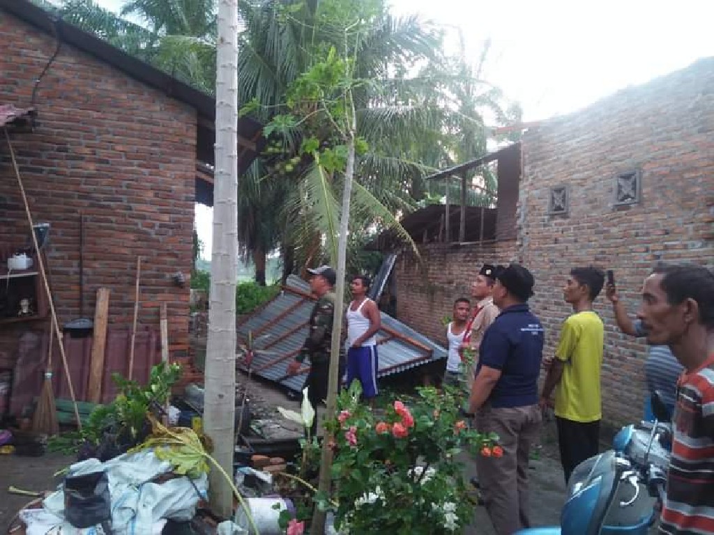 Angin Puting Beliung Rusak 60 Rumah di Deli Serdang, 2 Warga Luka