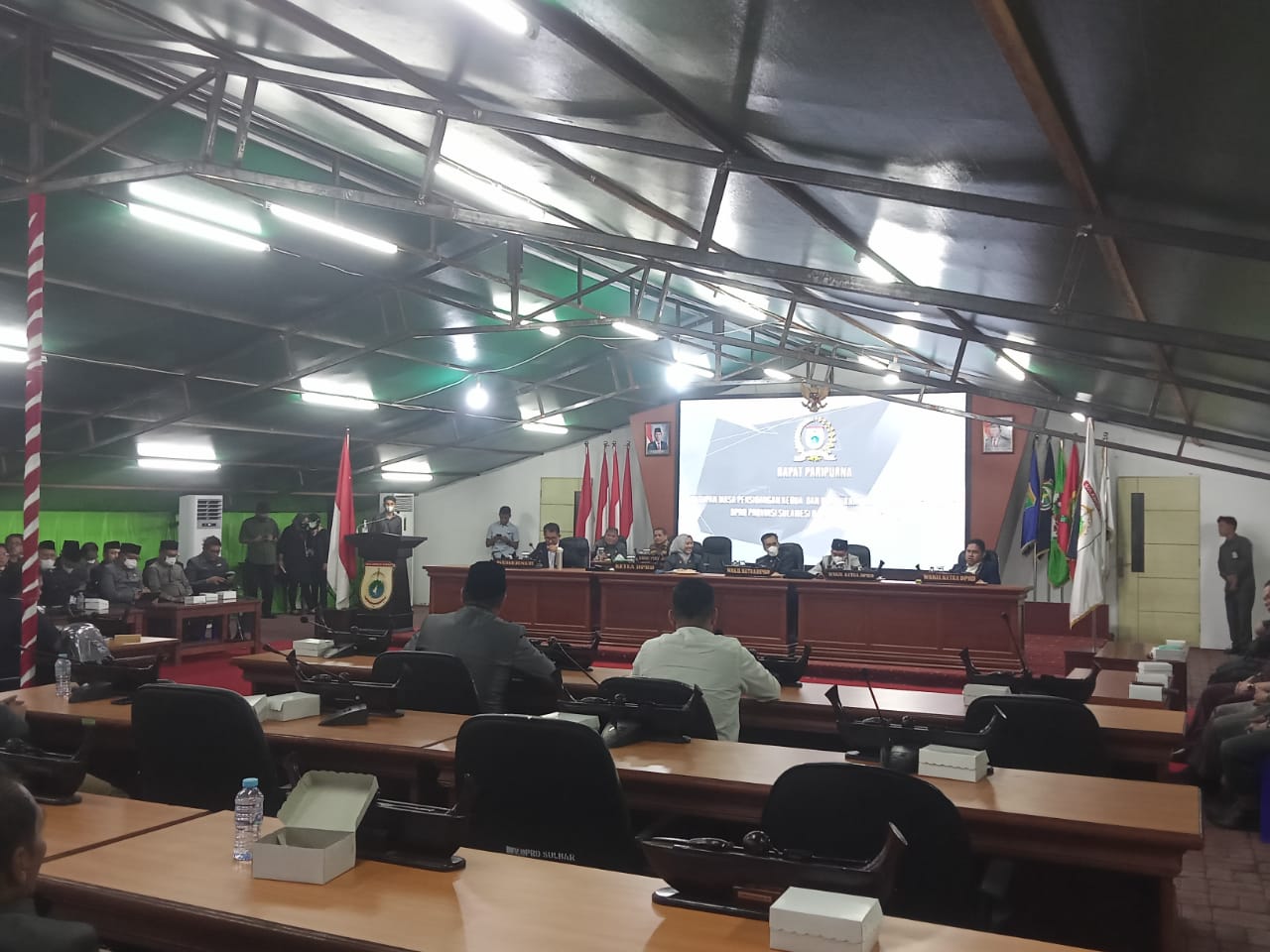 Rapat Paripurna Perubahan Susunan Perangkat Daerah Pemprov Sulbar Berlangsung Alot