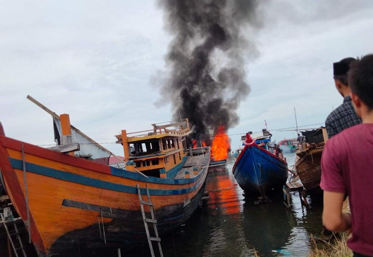 Kapal Motor Terbakar di Aceh, Korban Meninggal Ditemukan Usai Api Padam