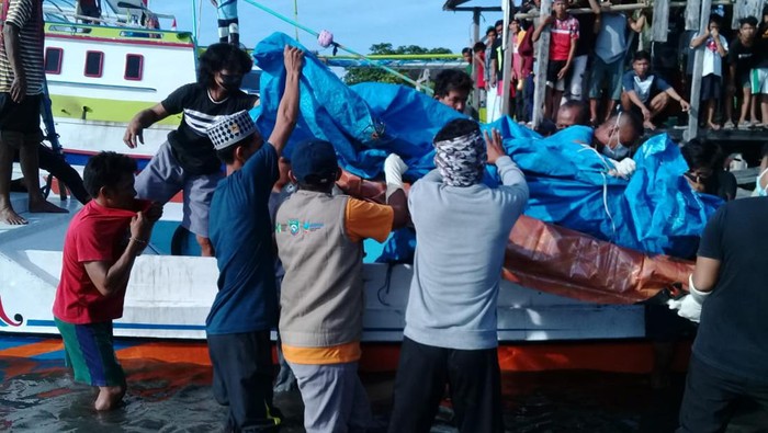Diduga Jenazah Salah Satu Korban Tenggelamnya KM Ladang Pertiwi Ditemukan