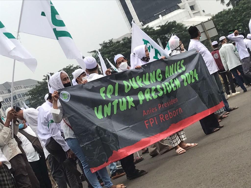 Viral Massa FPI Aksi di Monas Dukung Anies Presiden 2024, Menantu Rizieq: Itu FPI Palsu!