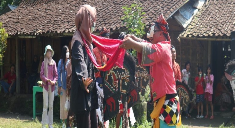 Sendoko Tour, Upaya Lestarikan Kesenian Tradisional Borobudur