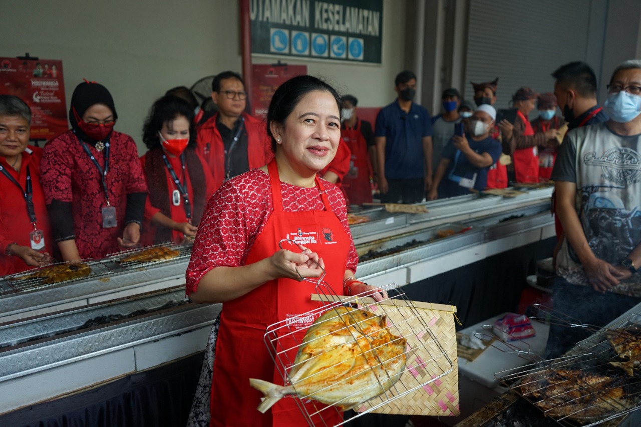 Bakar Ikan di Festival Kuliner PDIP, Puan Ajak Giatkan Tanam Umbi-umbian Demi Atasi Krisis Pangan
