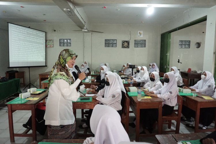 Disnaker Kota Cirebon Beri Penyuluhan Bimbingan Kerja kepada Pelajar