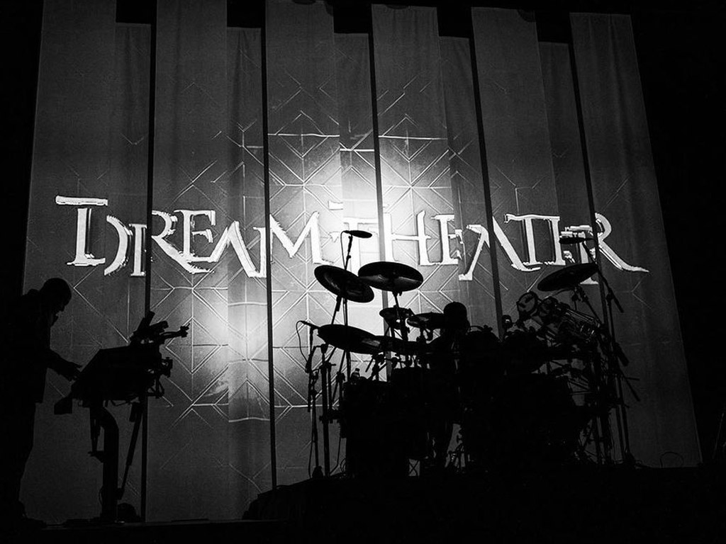 Konser di Stadion Manahan, Personel Dream Theater Tiba di Kota Solo
