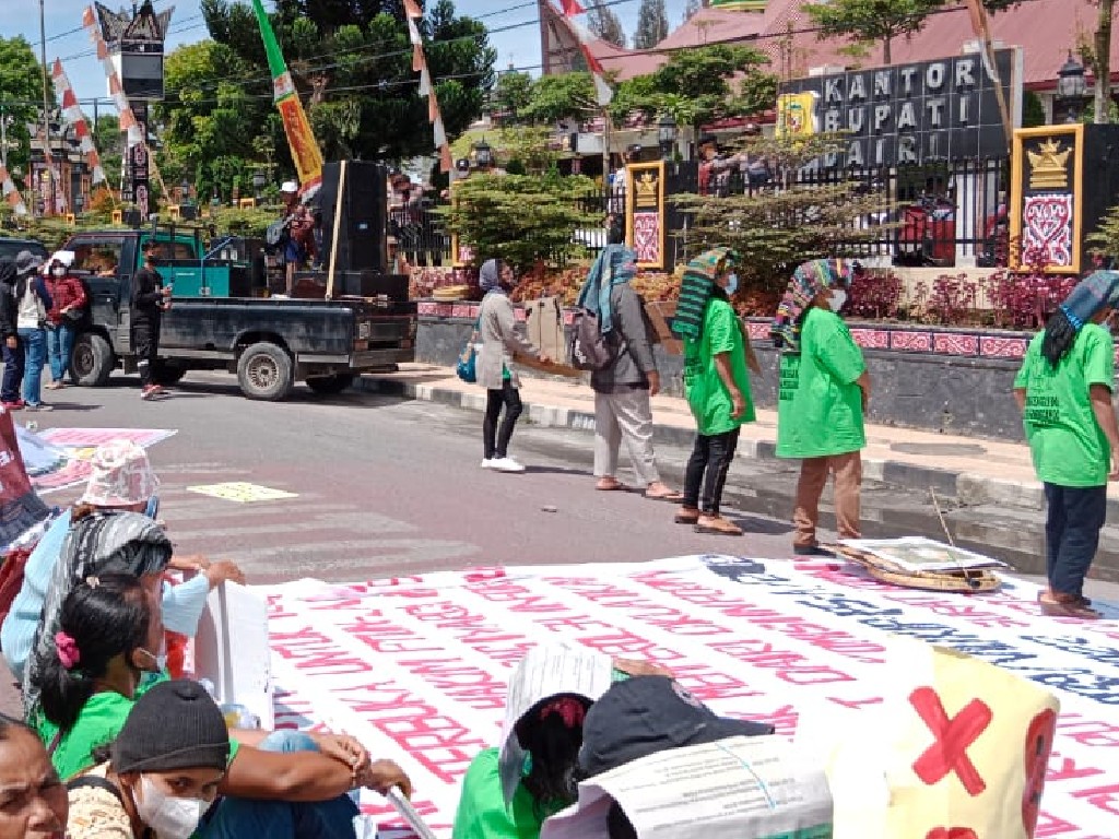 Warga Dairi Demo soal Kontrak Karya PT DPM, DPRD dan Bupatinya Cuek
