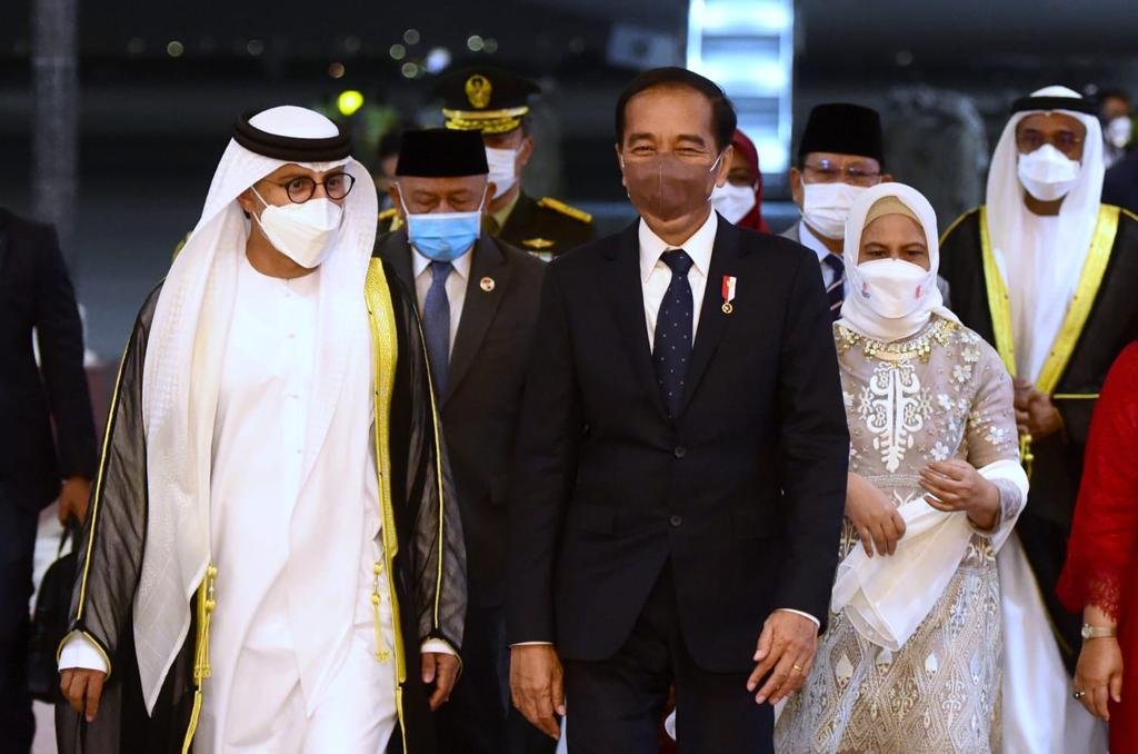 Presiden Jokowi dan Ibu Iriana Tiba di Abu Dhabi, UEA