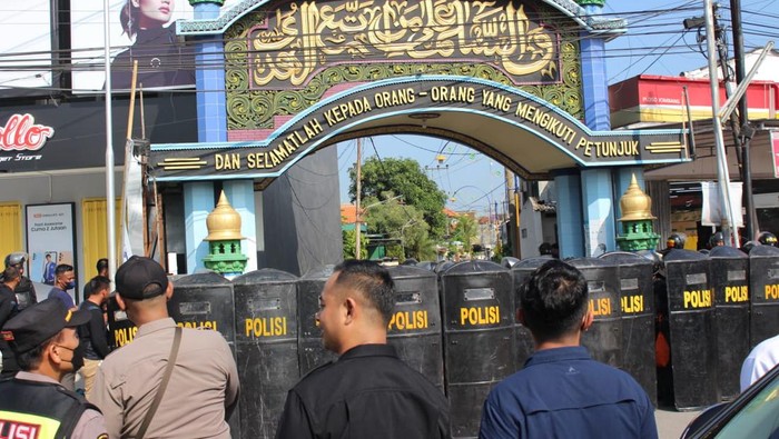 Tangkap Pelaku Pencabulan Santri, Ribuan Polisi Kepung Ponpes Shiddiqiyyah Jombang