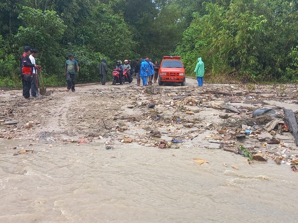 Enam Warga Meninggal Pasca Banjir dan Tanah Longsor di Seram Bagian Barat