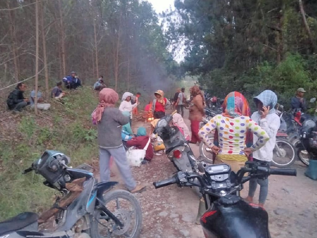 Masyarakat Adat Lamtoras Blokir Jalan, PT TPL Mengadu ke Polres Simalungun
