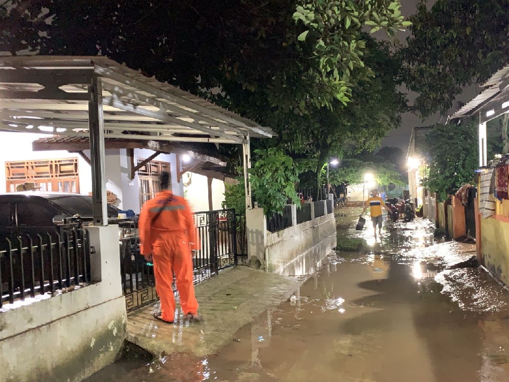 Malam Ini Hujan Intai Wilayah Jabodetabek, Peringatan Siaga Banjir