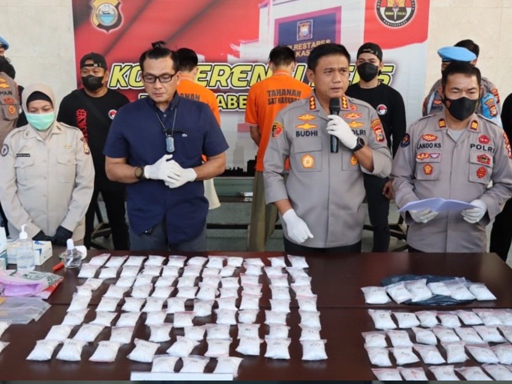 Polisi Gagalkan Peredaran Sabu Seberat 7,4 Kilogram asal Malaysia di Kota Makassar