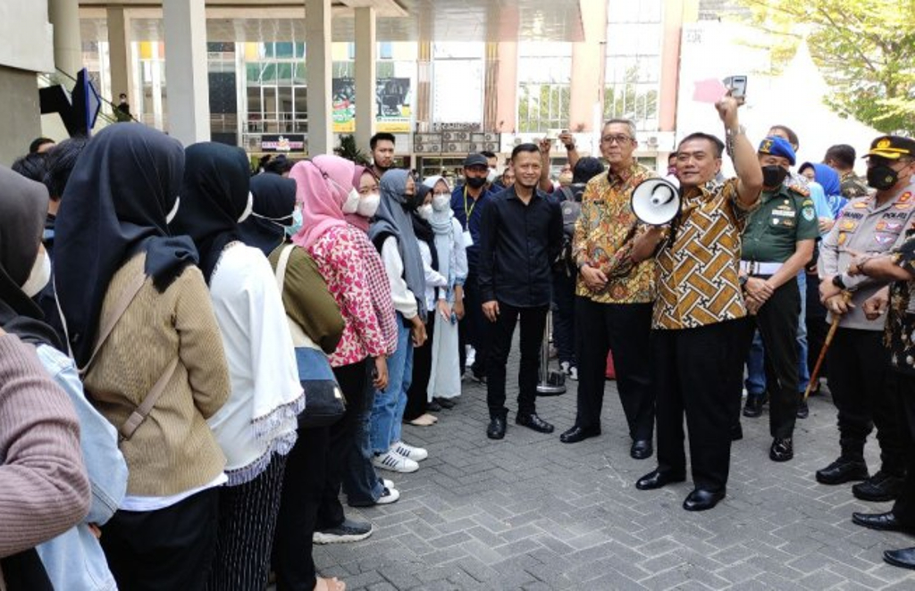 Wali Kota Cirebon Semangati Para Pencaker di Job Fair 2022