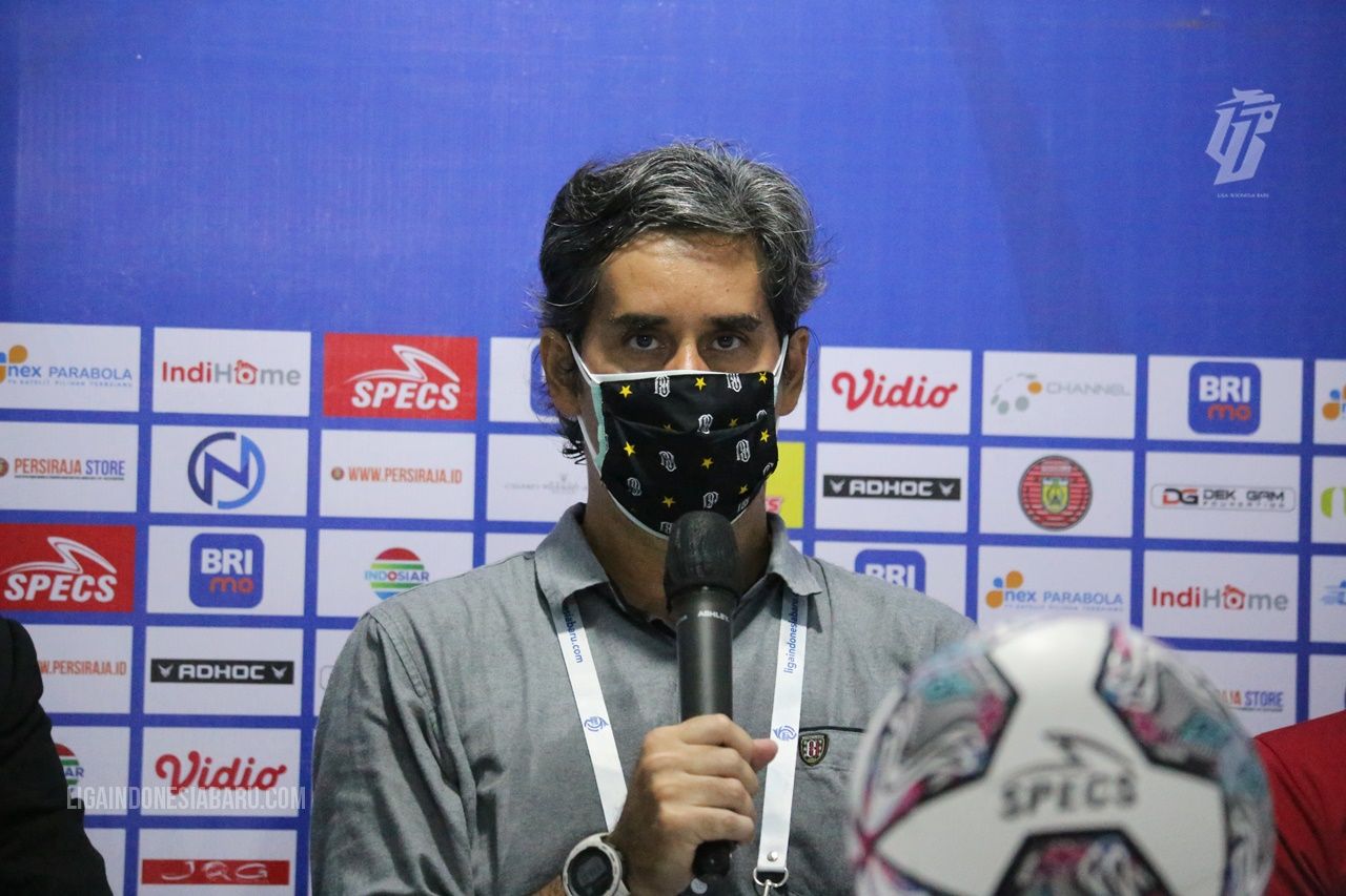 Ini Pemain PSM yang Paling Berbahaya Menurut Pelatih Bali United Stefano Cugurra