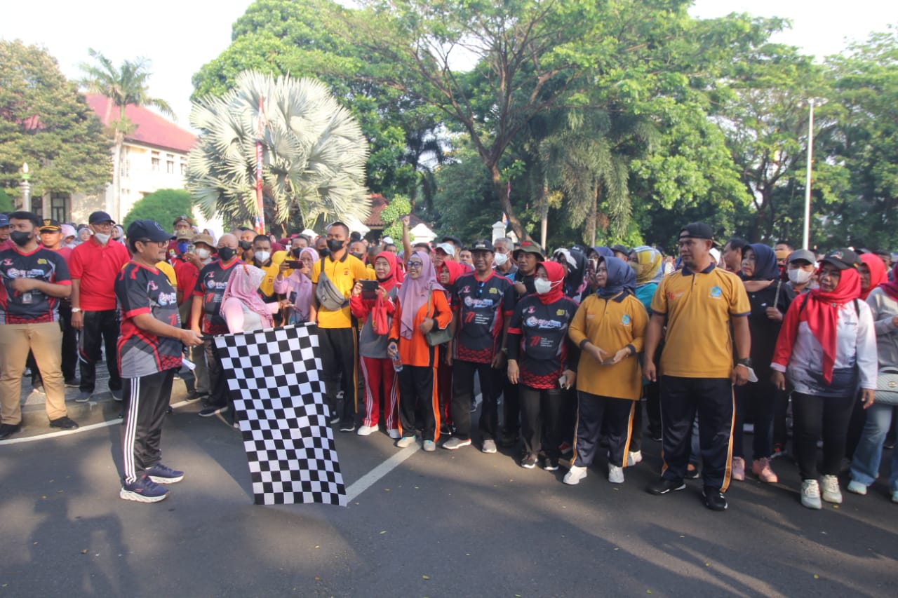 Jalan Sehat Disambut Antusias Warga Kabupaten Cirebon