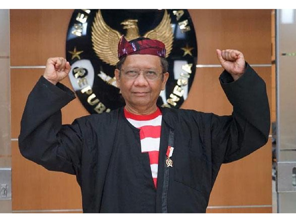 Respons OTT Hakim Agung, Presiden Jokowi Perintahkan Menko Polhukam Lakukan Ini