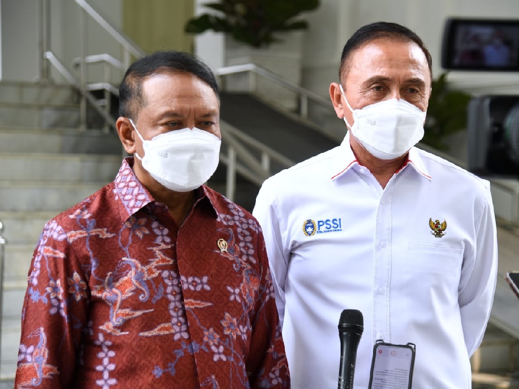 Jokowi Perintahkan Menpora dan Ketum PSSI Membangun Pusat Pelatihan Sepak Bola di IKN