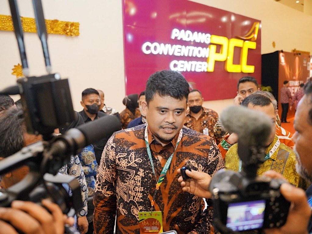 Bobby Nasution Bawa Semangat Kolaborasi ke Rakernas XV Apeksi di Padang