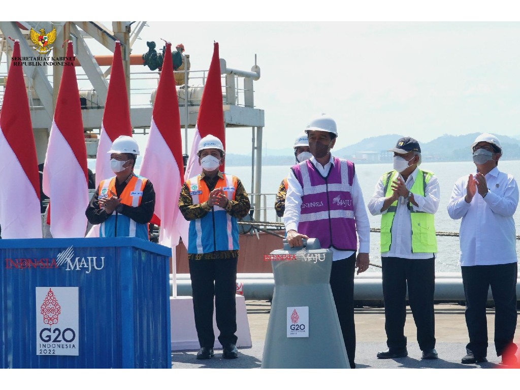 Presiden Jokowi Resmikan Terminal Kijing, Pelabuhan Terbesar di Kalimantan