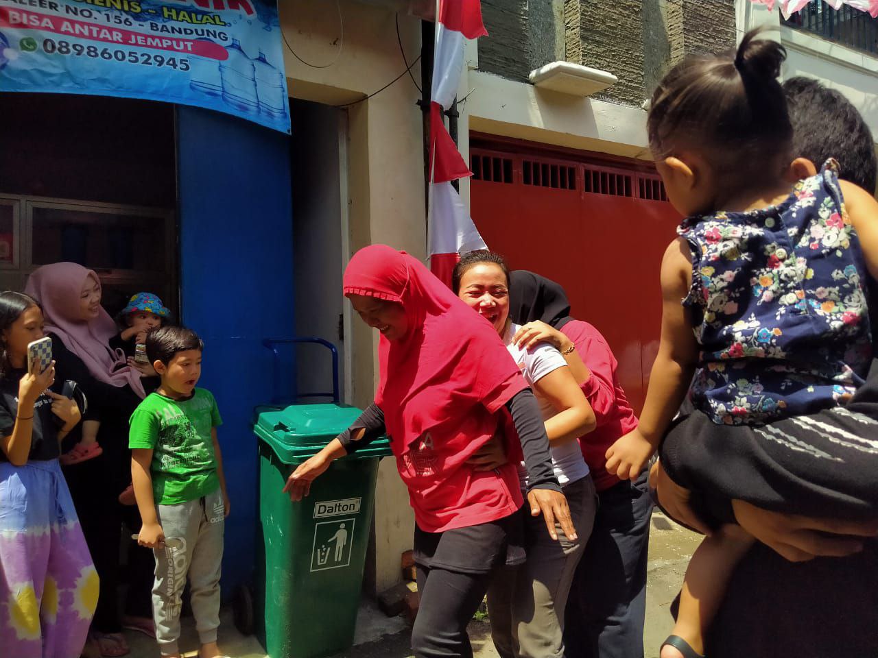 Dua Tahun Absen, Warga Kota Bandung Rayakan Kemerdekaan dengan Lomba Pakai Celana Hingga Seminar