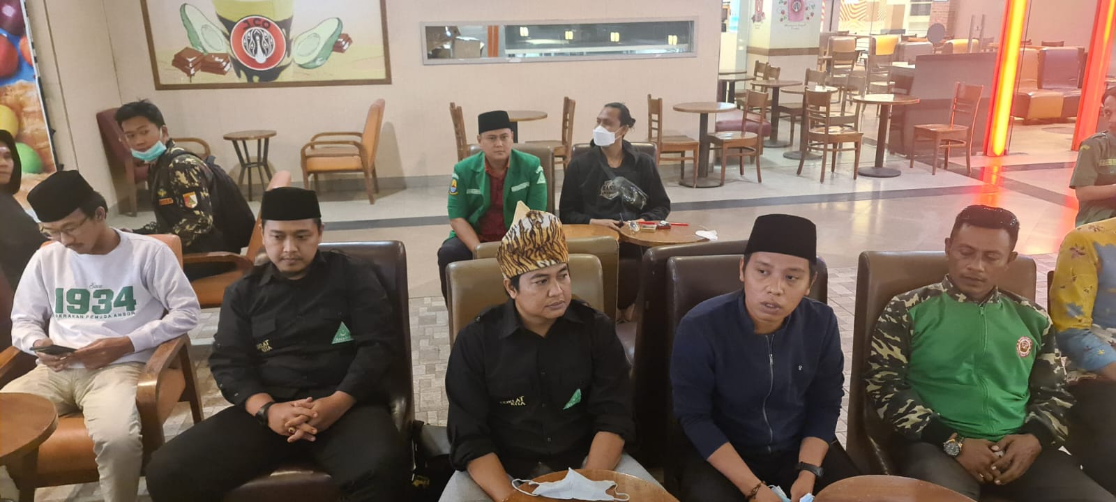 Ansor dan NU Cirebon Raya Nonton Bareng Film Sayap-sayap Patah