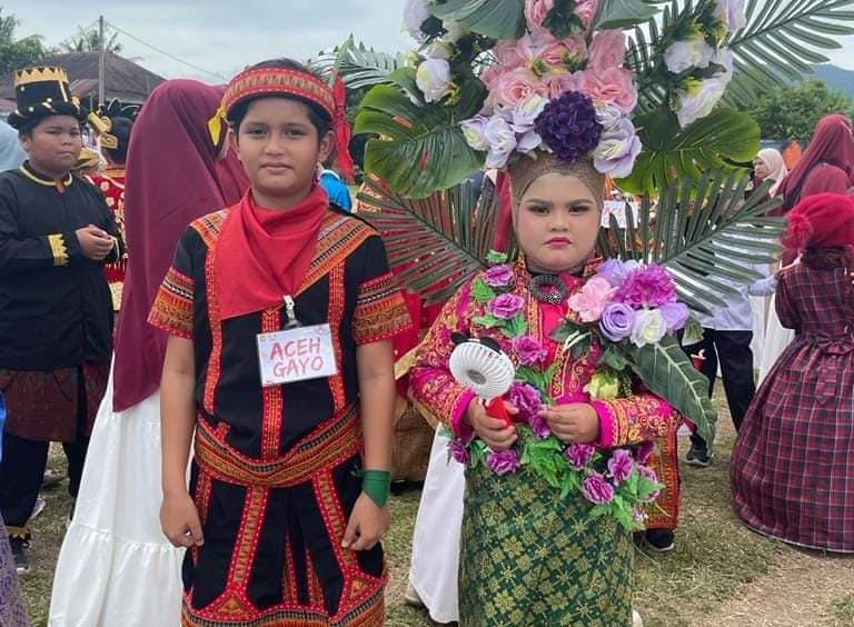 Ribuan Pelajar Meriahkan Karnaval HUT ke-77 RI di Aceh Barat Daya
