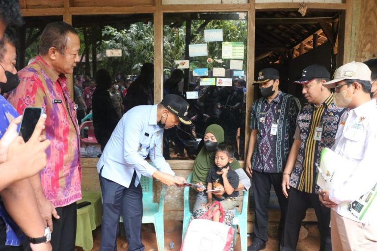 Anak Tukang Kayu yang Meninggal di Sulawesi Dapat Bantuan dari Pj Bupati