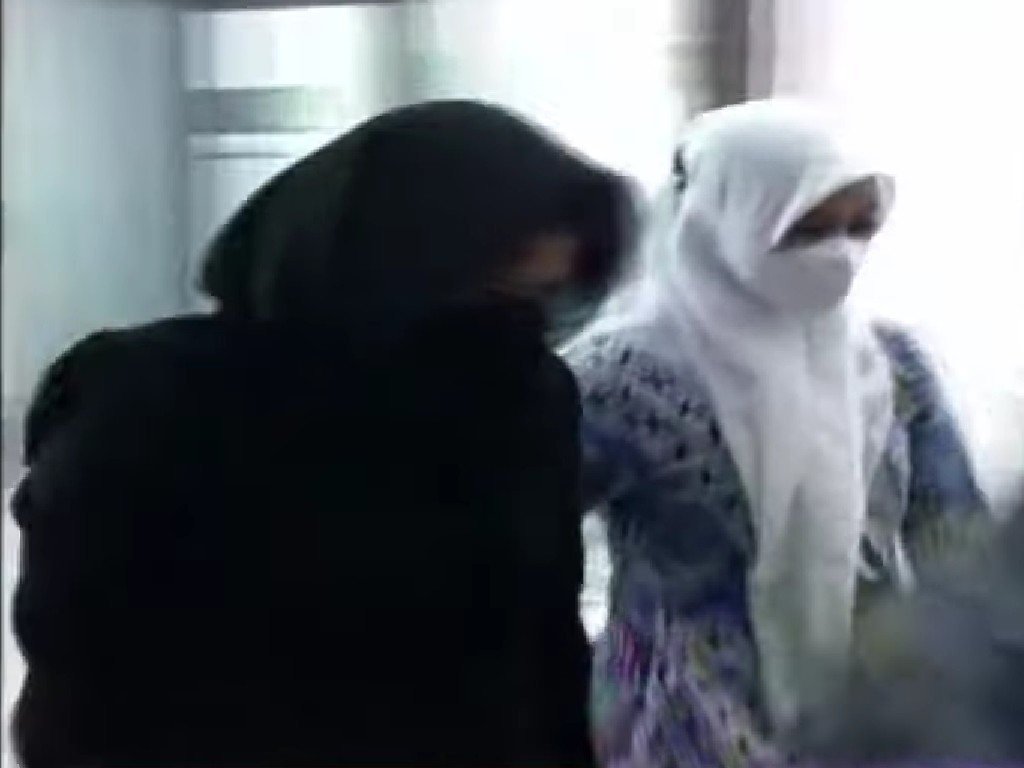 Hadiri Pemeriksaan di Bareskrim, Putri Candrawathi Pakai Jilbab Hitam