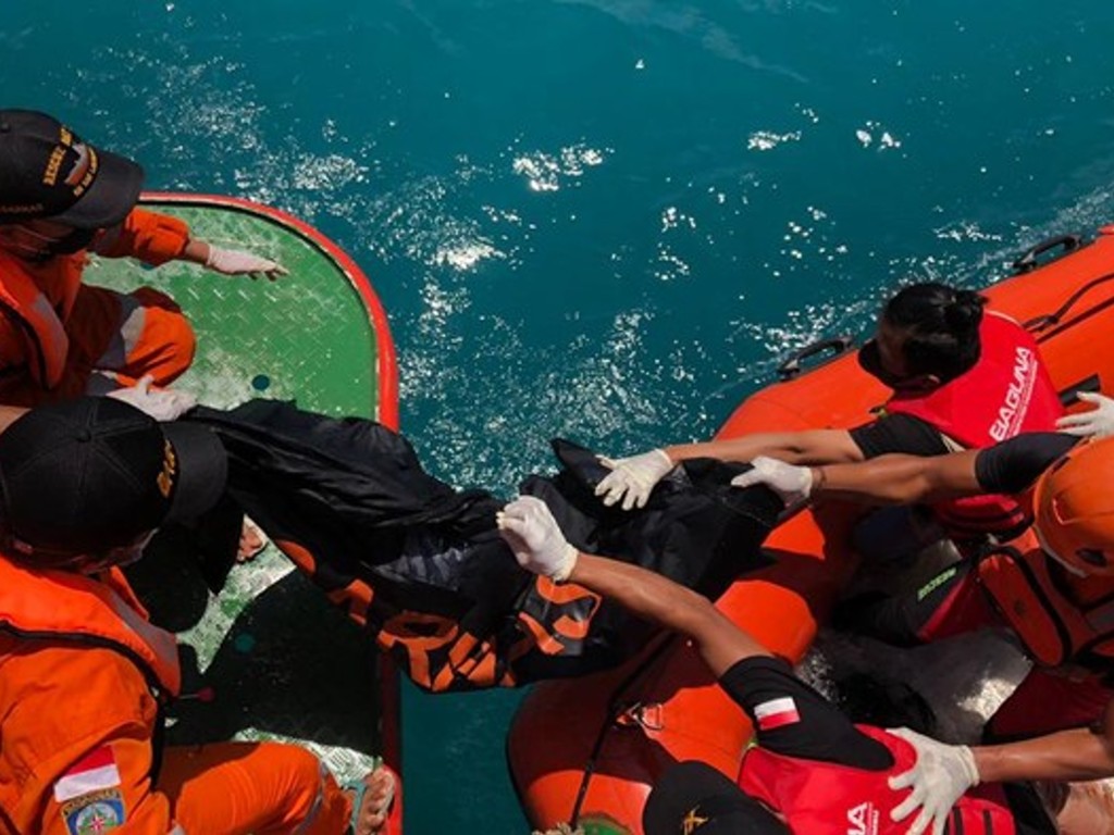 Dua Jenazah KM Teman Niaga yang Tenggelam di Selat Makassar Ditemukan