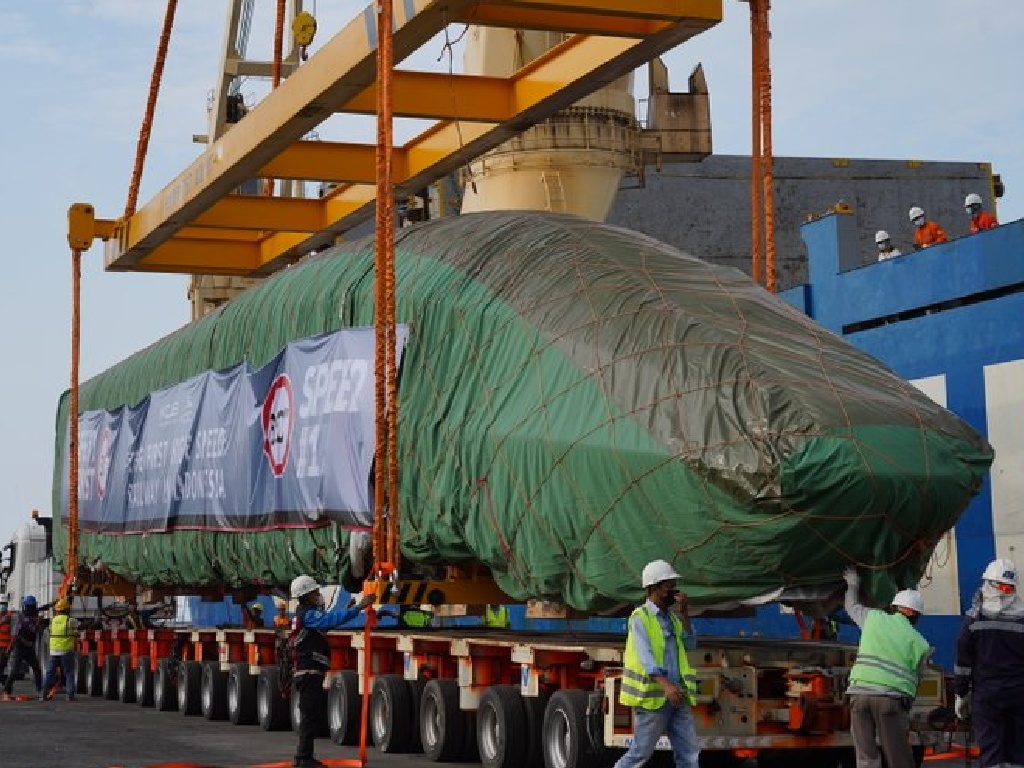 Dua Kereta Buatan China untuk Proyek Kereta Cepat Jakarta-Bandung Tiba di Indonesia