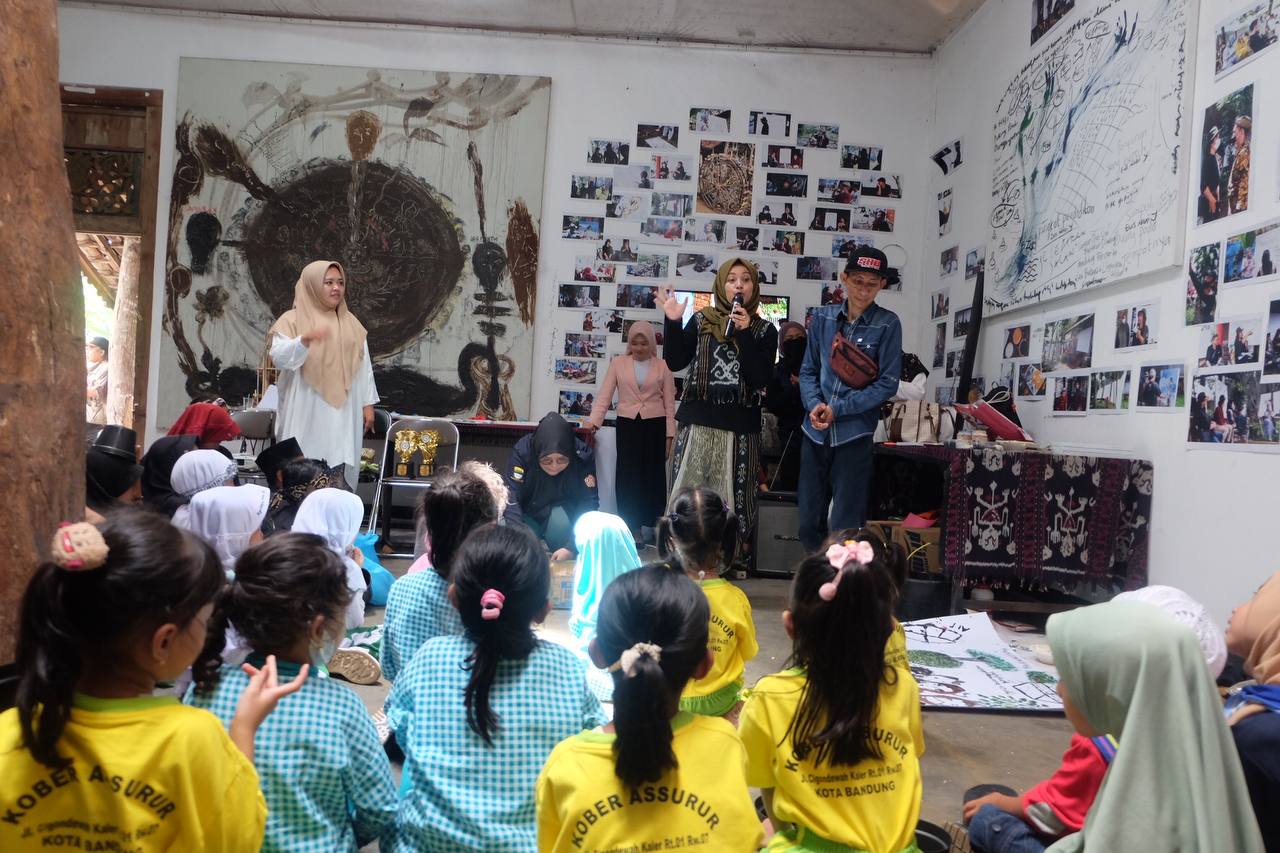 50 Anak Kota Bandung Pamerkan Karya Lukis Pada Acara Mesalin