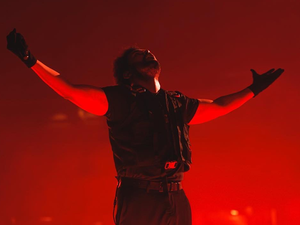 Kehilangan Suara di Atas Panggung, The Weeknd Hentikan Konser