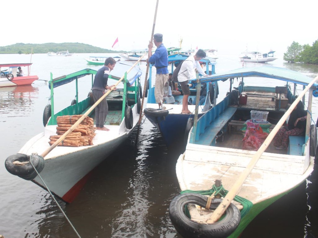 Harga BBM Naik, Tarif Penyeberangan Wisata Pulau Karampuang Mamuju Ikut Naik