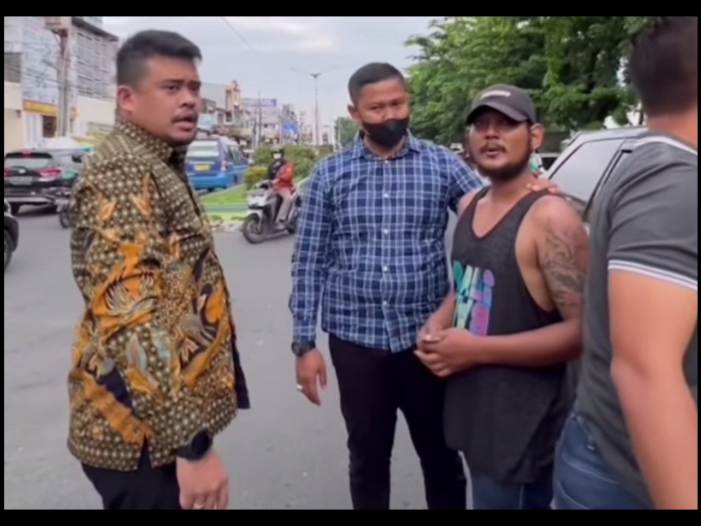 Bobby Nasution Murka ke Pria Bertato: Kau Preman Sini, Ha!!!
