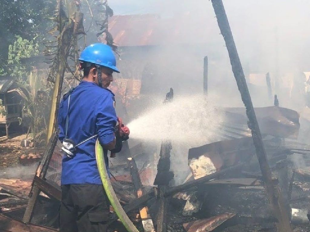 Rumah Nenek Usia 80 Tahun di Aceh Ludes Dilahap Api