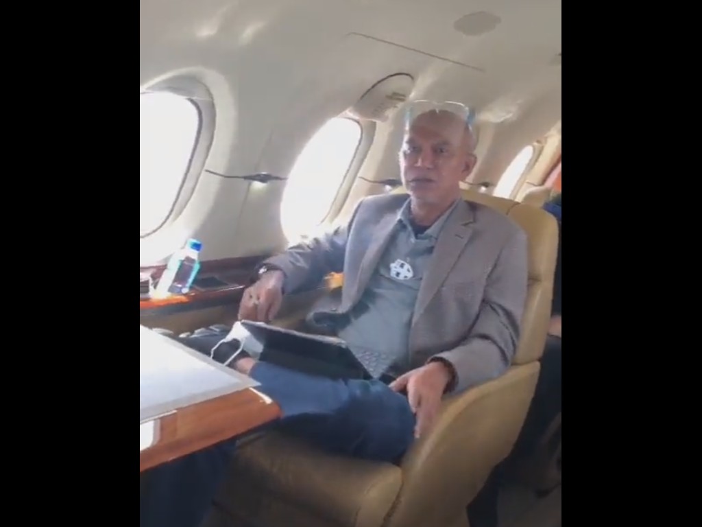 Video Viral Ketua Banggar DPR Said Abdullah Asyik Merokok di Pesawat Jet
