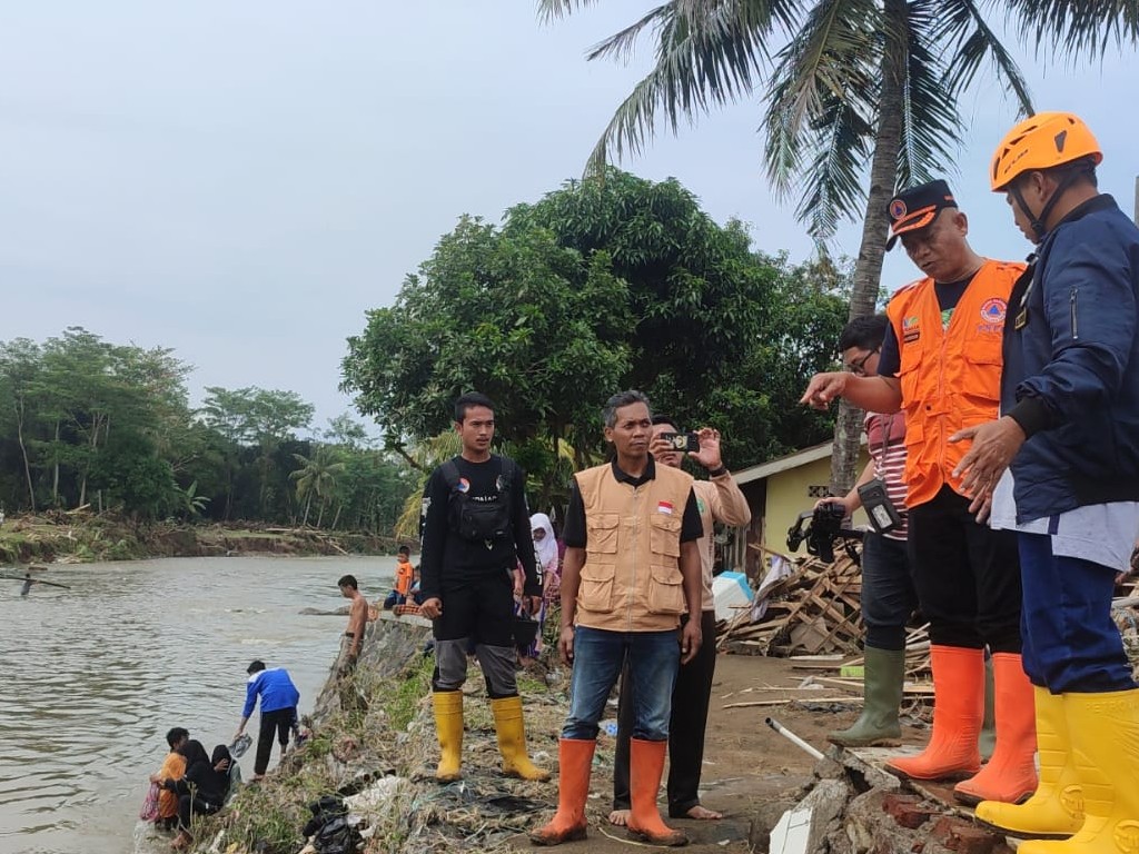 Sebanyak 4.876 Jiwa Terdampak Longsor dan Banjir di Garut 