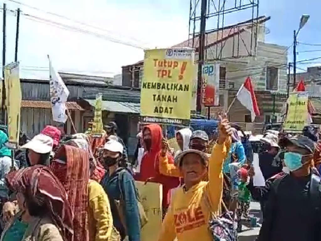 Aksi Demo Tutup PT Toba Pulp Lestari di Balige 