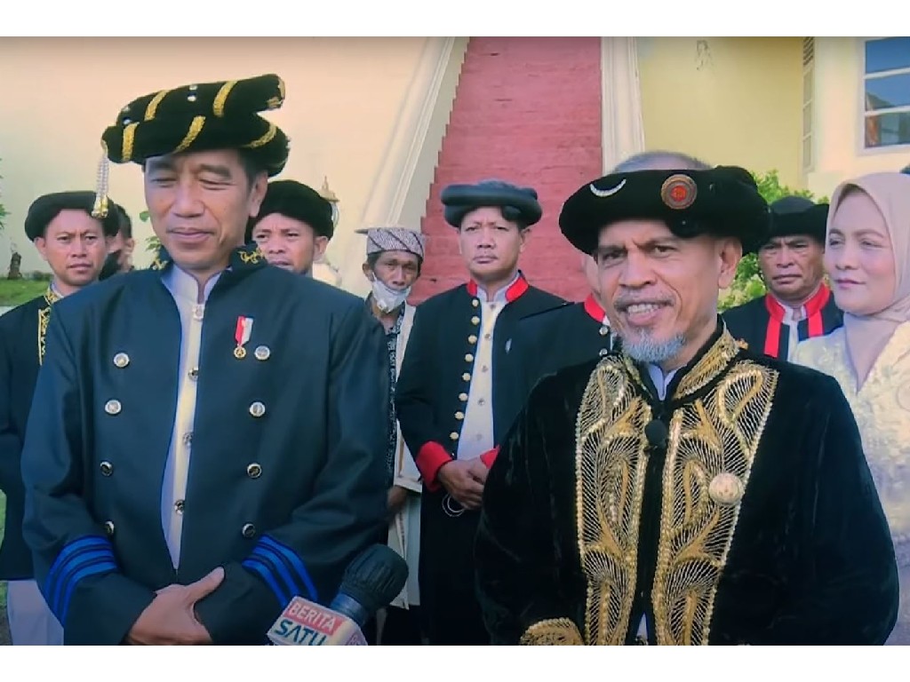 Setelah Gelar Kesultanan Buton, Kini Jokowi Dianugerahi Gelar Adat Kesultanan Ternate