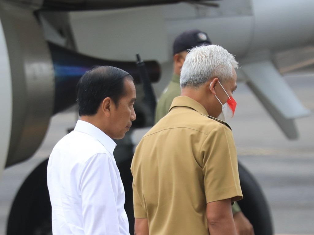 Jokowi Bicara Pemimpin Rambut Putih, ABJ: Identik dengan Ganjar Pranowo