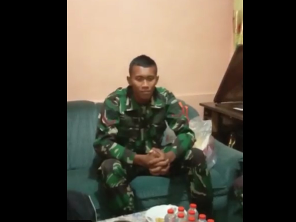 Oknum TNI yang Tendang Kungfu Suporter Arema Mendatangi Ortu Korban Minta Maaf