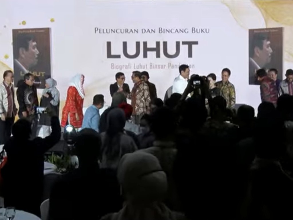 "Luhut" Sebuah Buku Biografi tentang Sosok Jenderal Bermarga Pandjaitan