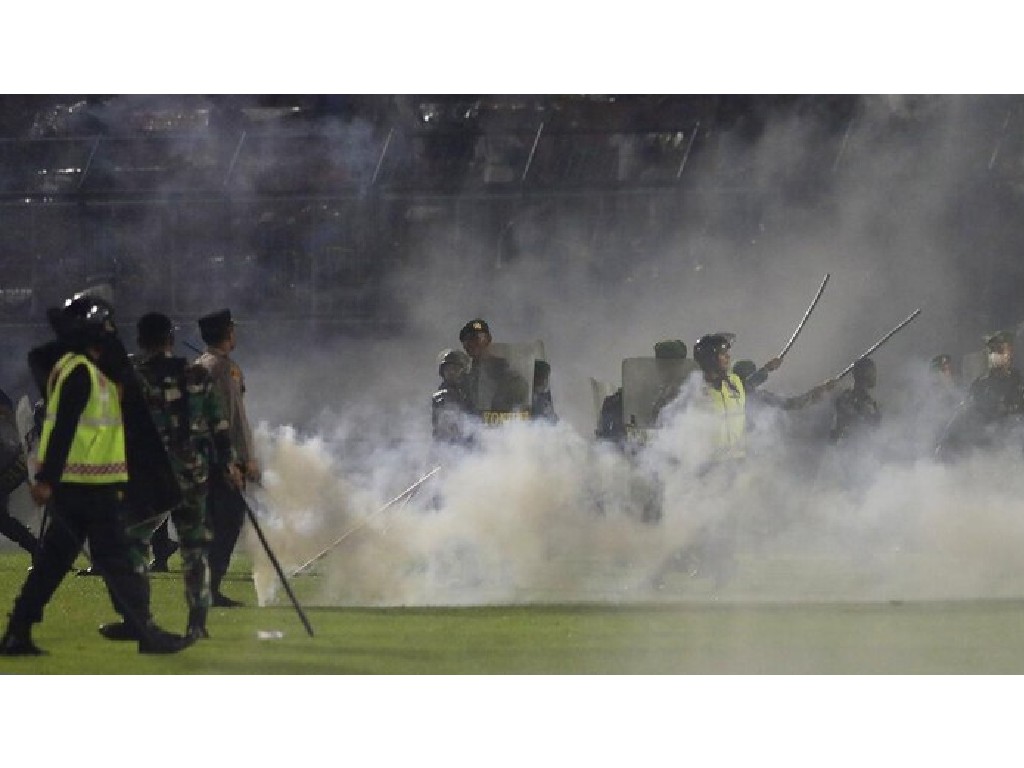 Kesimpulan LPSK: Gas Air Mata Polisi Penyebab Kematian Massal Suporter Arema