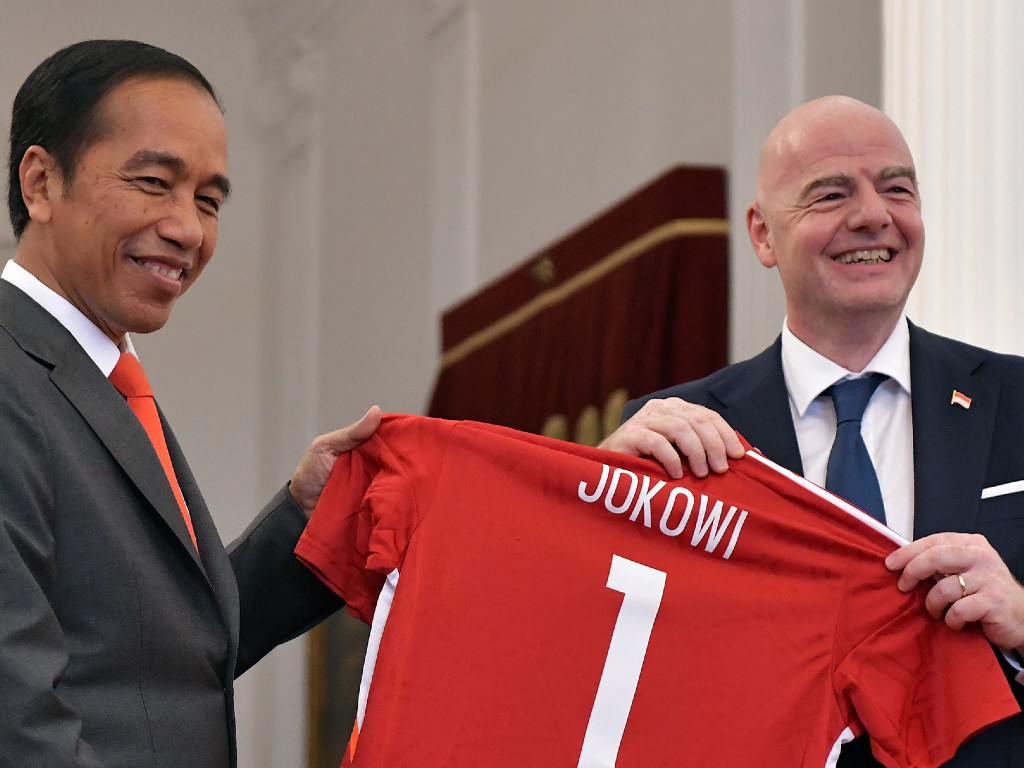 Jokowi dan Presiden FIFA Sepakat Mentransformasi Sepak Bola Indonesia